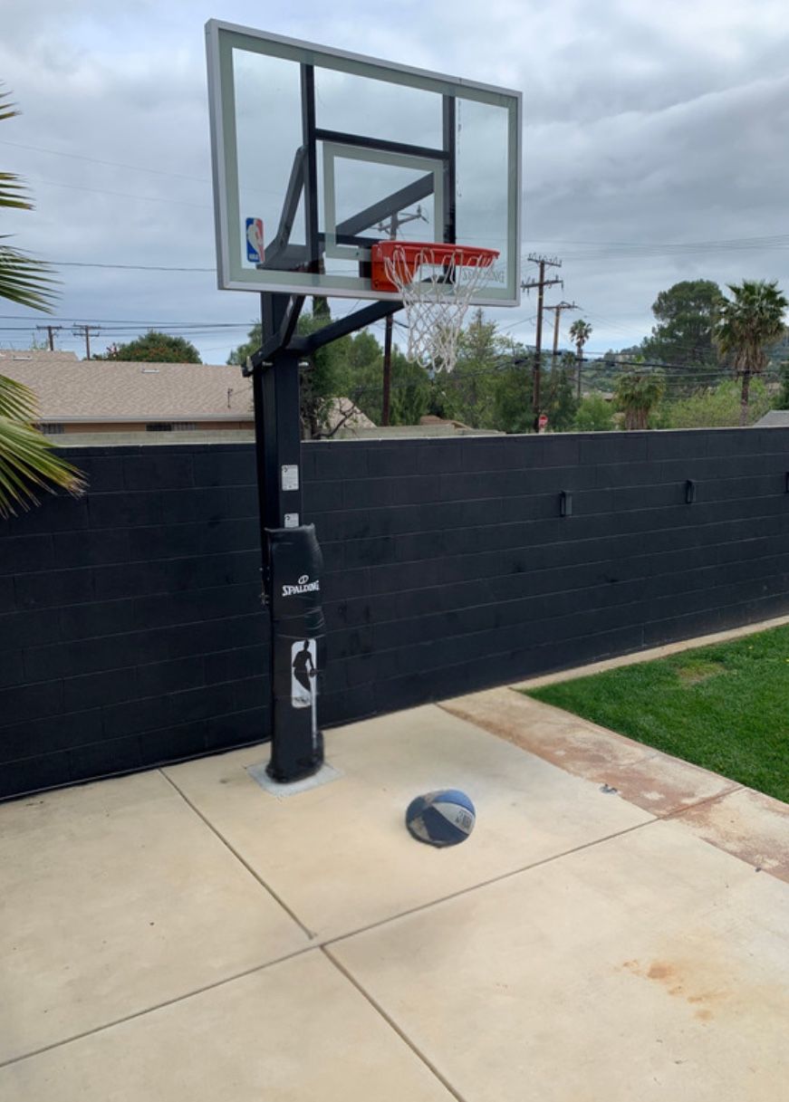 Spalding Basketball Hoop