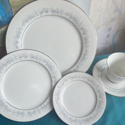 China Dinnerware Set - 12 Place Settings ++