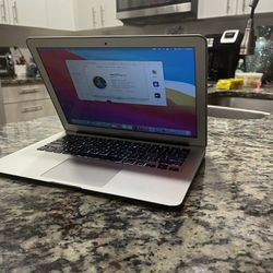 MacBook Air (2017)  Big Sur WiFi Bluetooth Excellent Condition 