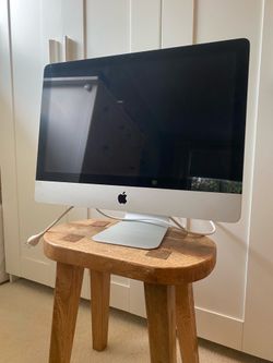 21.5” Apple iMac - Fully Functional with Original Box & Accessories