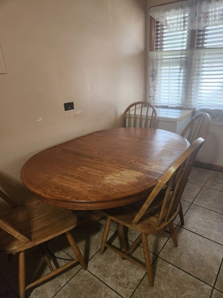 Kitchen Table & 4 Chairs Must Go 