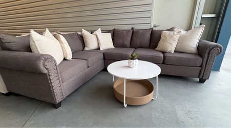 Delivery 🚚 free Local Hermosa Sectional couch de Ashley furniture