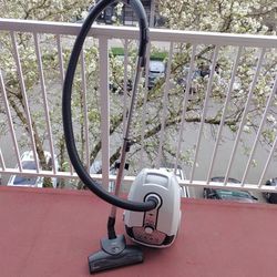 Prolux Vacuum Cleaner