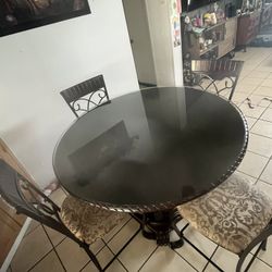Dinning Table With Four Chairs