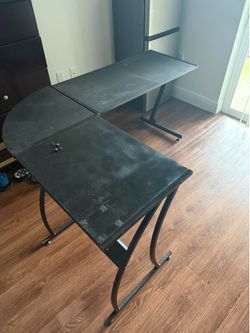 Corner desk