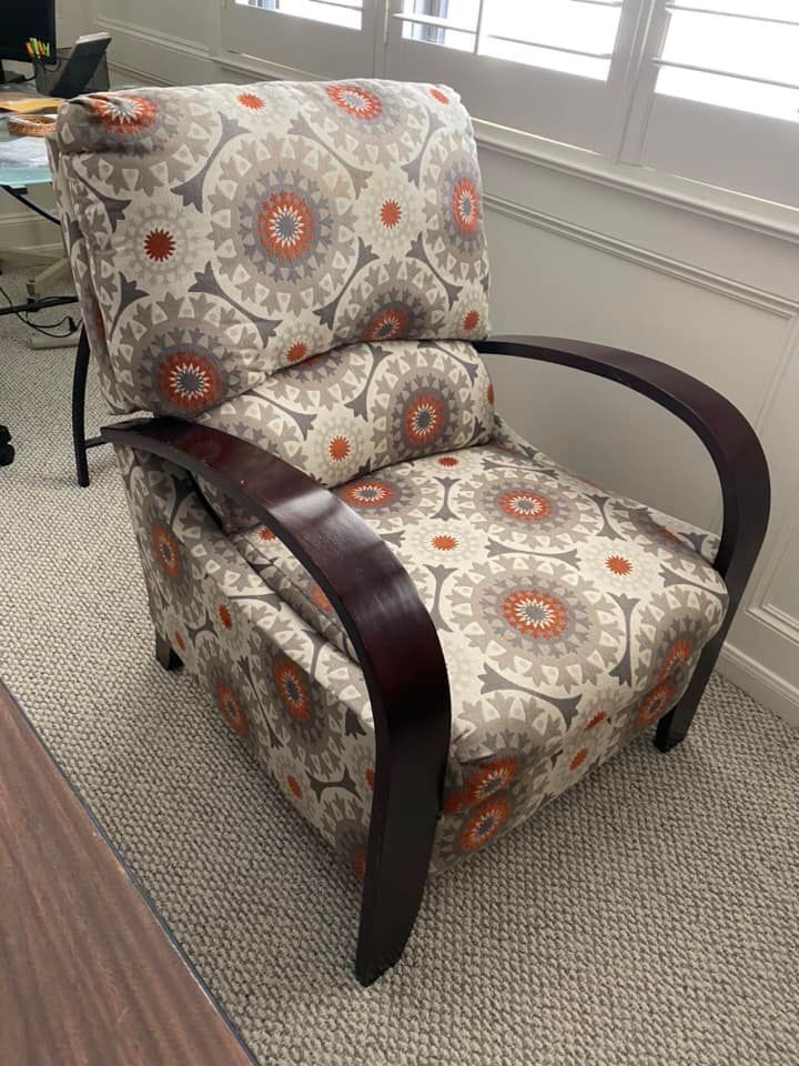 Lane Furniture Pushback Armchair Recliner for Sale in Houston, TX