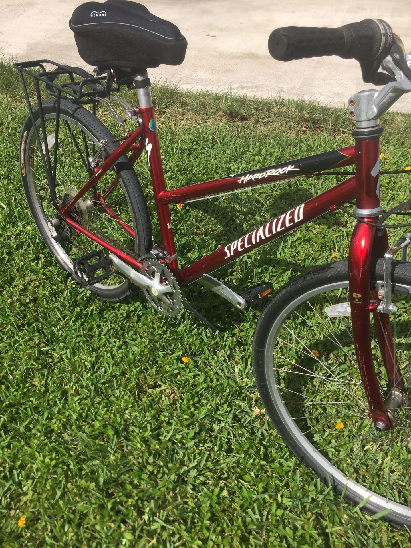 Specialized Woman’s Bicycle 26” Tires 18” Frame Excellent Condition with Memory Foam Seat Super Lightweight Construction 🔨 Hard Rock Edition