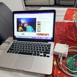 🎁 MacBook Pro 13” Retina/ Intel i5/ 8gb ram/ 128gbSSD/ MacOS Monterey/ Super clean/New charger🔌🔋