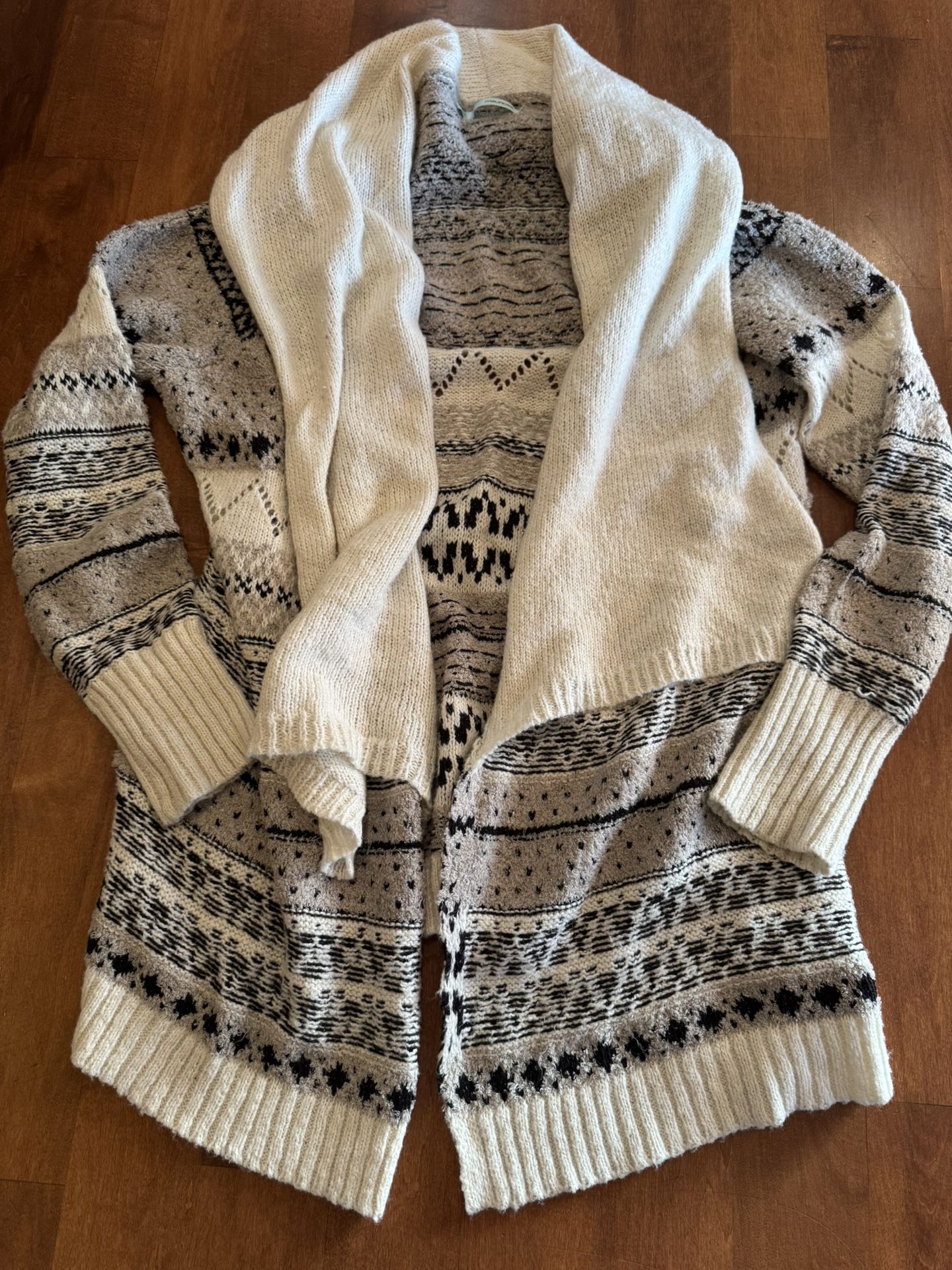 Woman’s Maurices Cardigan Shipping Available