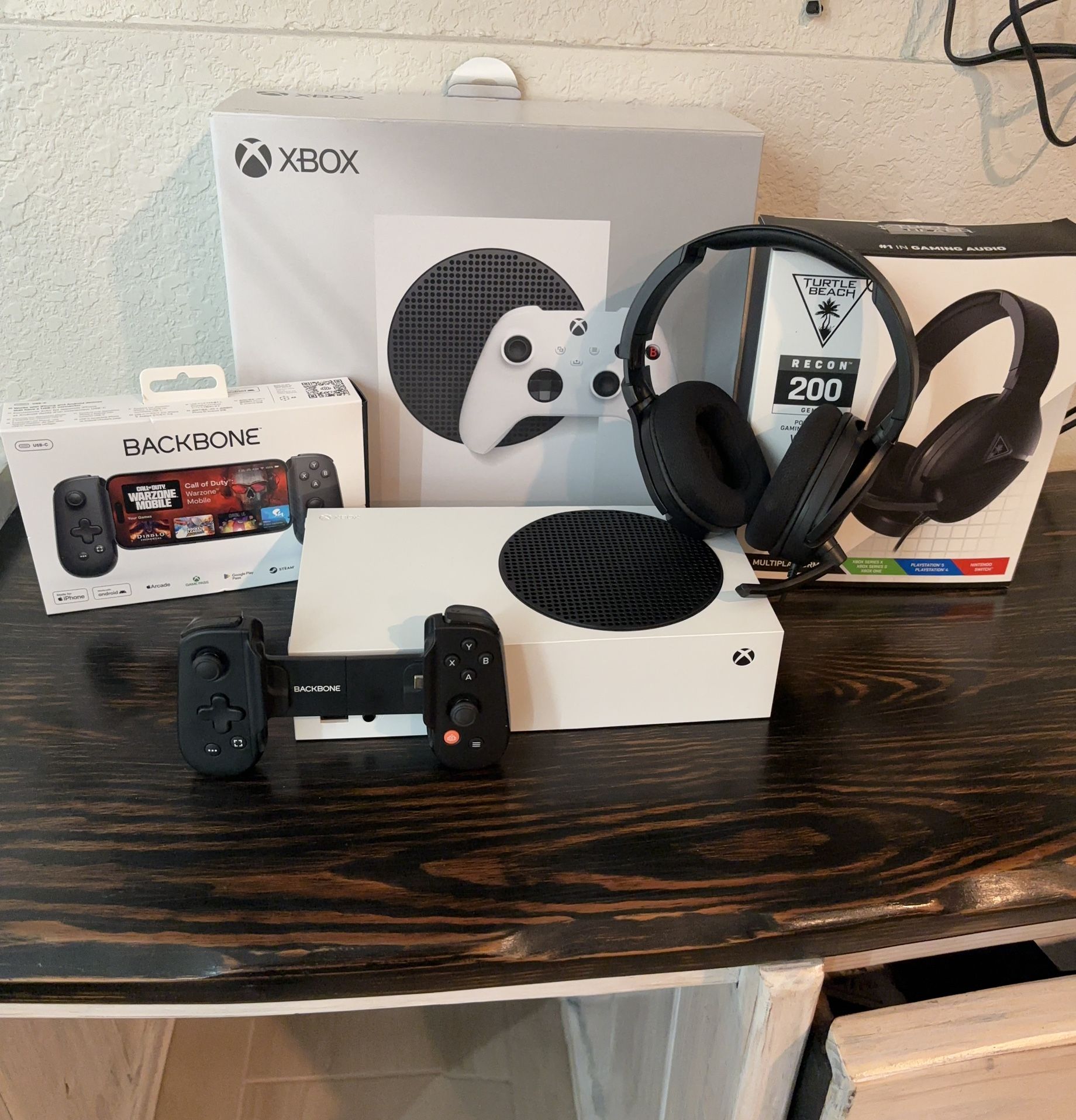 Xbox Series S Bundle 1TB + Backbone Controller + Turtle Beach Headset