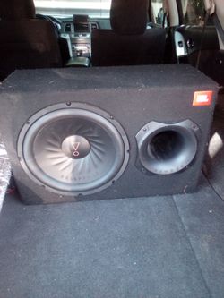 JBL 12inch enclosed sub with app