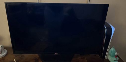 LG TV - 42”