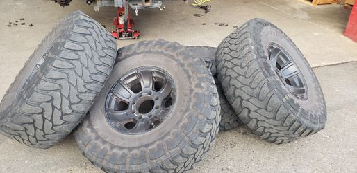 NO TIRES 2003 F350 JUST wheels