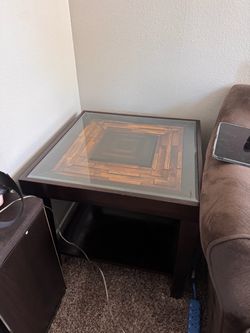 Dining/coffee/side table for sale!