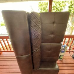 * Free: Nice sectional Couch