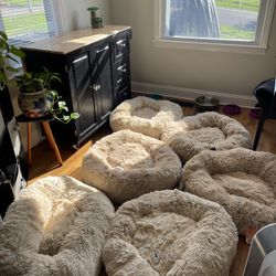 Brand NEW Unused Donut Dog Bed