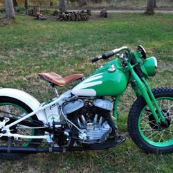 Red and green. Try fast.