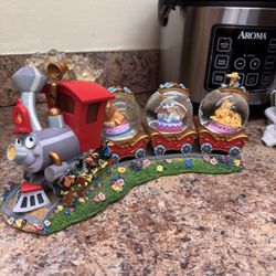 Vintage Disney snow globe Figurine 