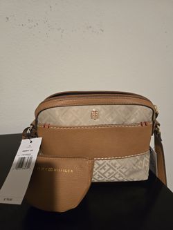 New Tommy Hilfiger womens Crossbody Bag with Pouch