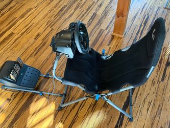 Logitech G923 Xbox wheel, pedals, shifter and challenge racing seat