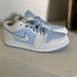 Jordan 1 Low SE Reverse Ice Blue 