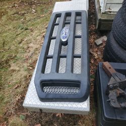 04-07 F250 F350  Grill Black