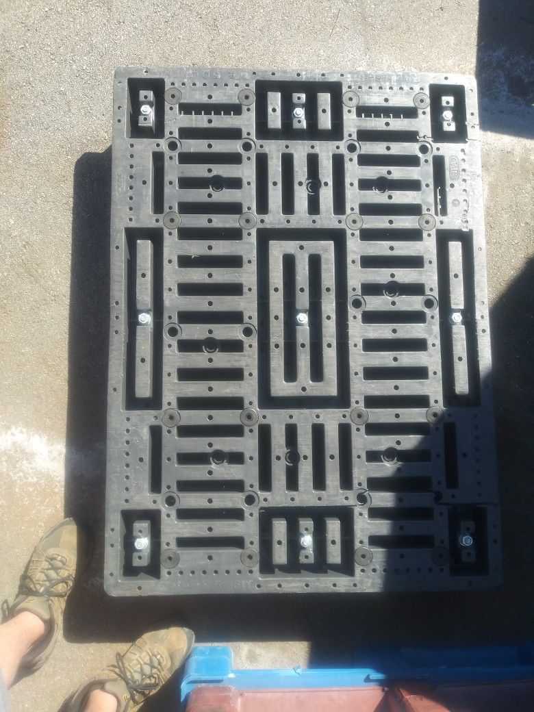 Plastic/Fiber Pallets