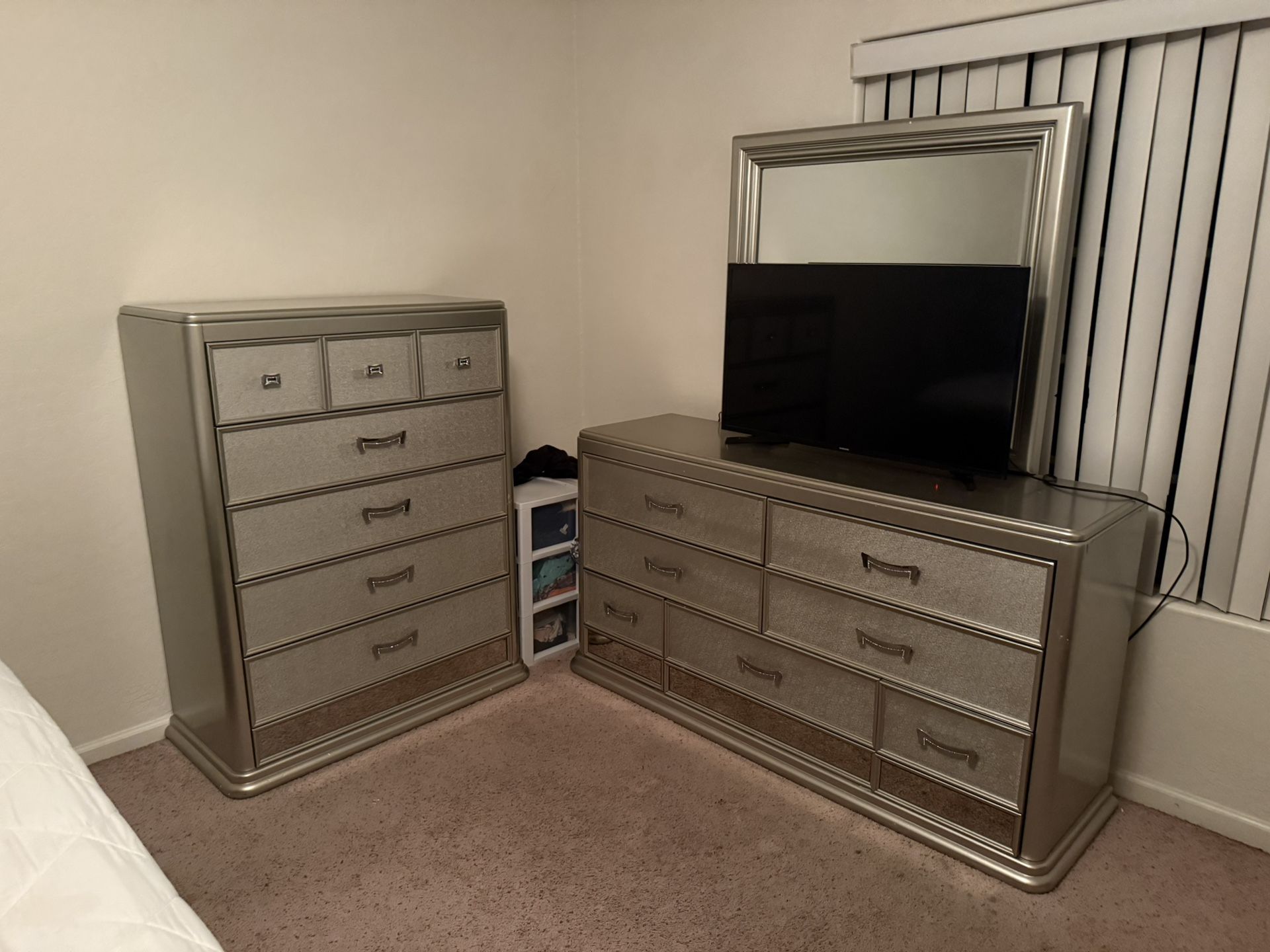 Dresser And Chest With Mirror 