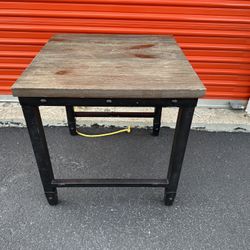 #49 Steve Silver Co. Jersey Antiqued Tobacco End Table with Brown Base