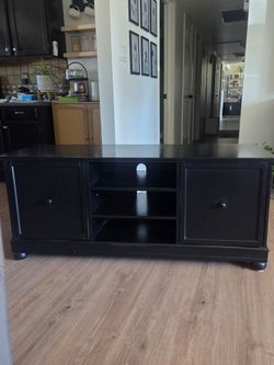 Tv stand