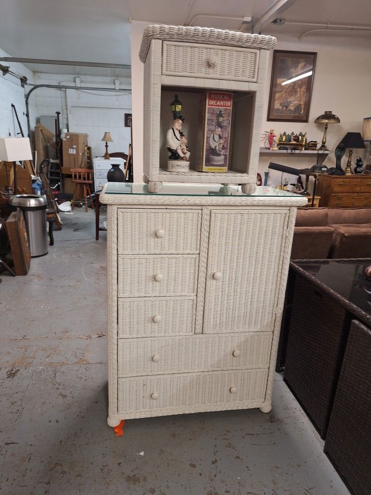 White Wicker (5) Drawer Dresser/Chest & Nightstand w/Tempered Glass Top Set