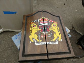 King of arms dartboard set