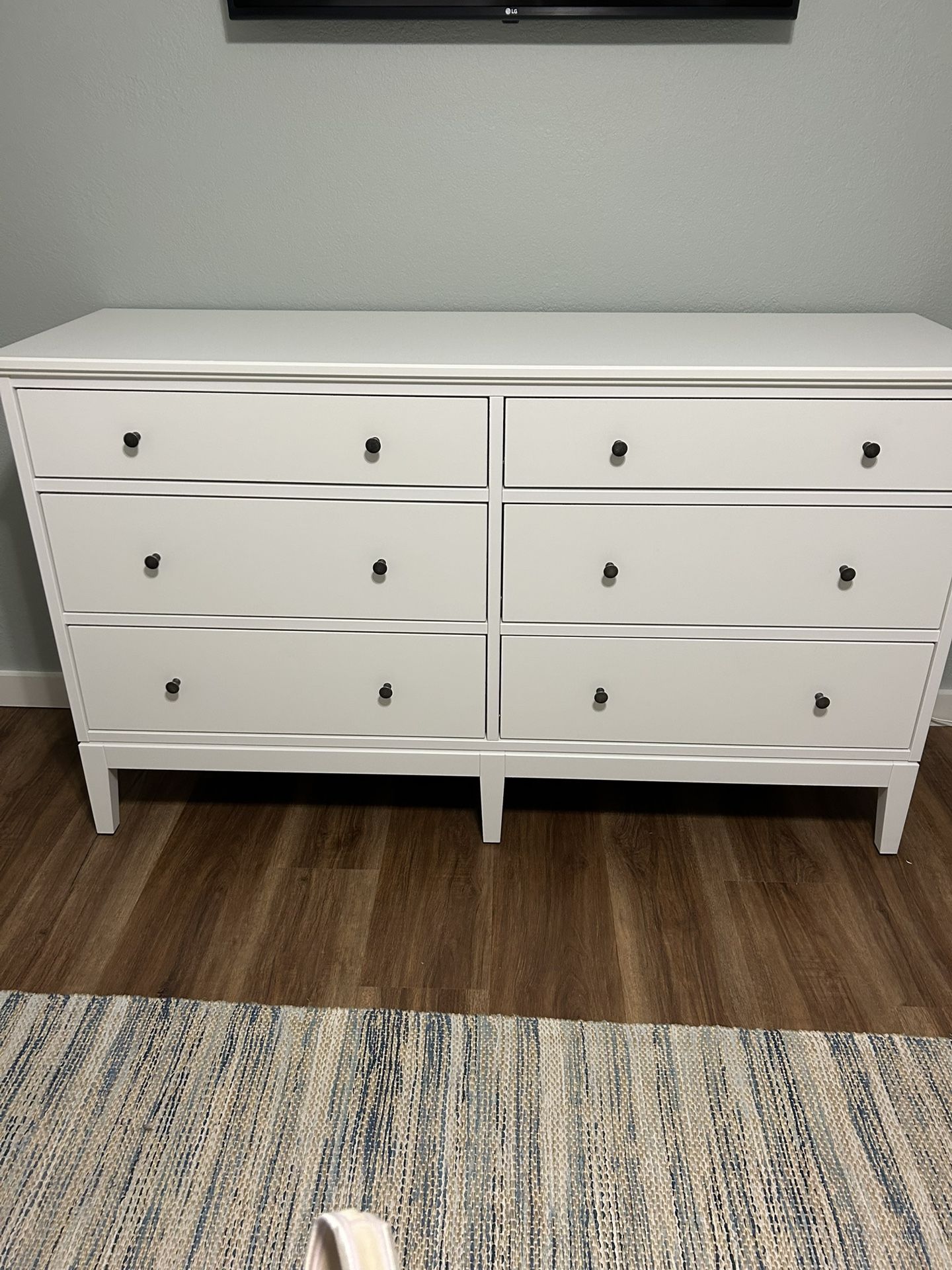 Dresser And 2 Nightstands