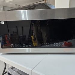 Samsung 2.1 cu ft. Over The Range Microwave 