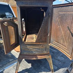 Wood burning stove/heater