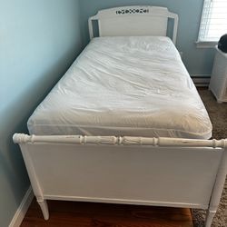 White Wooden Distressed Twin Bed Set 