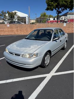 2000 Toyota Corolla