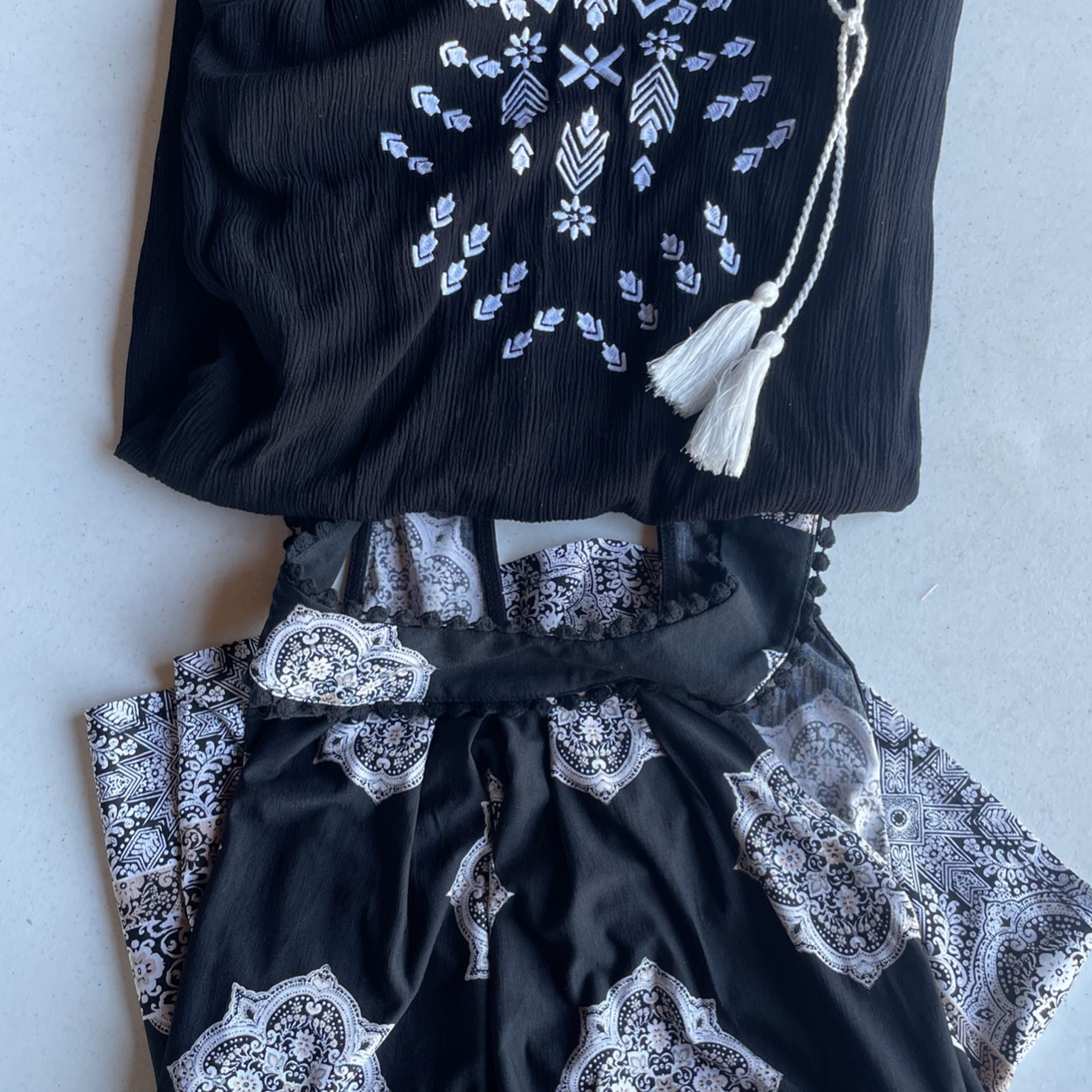Juniors sleeveless dresses