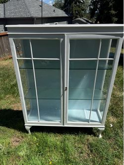 White cabinet
