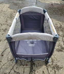 Baby Trend Deluxe II Portable Playard