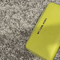 Michael kors Wristlet (lime Green)