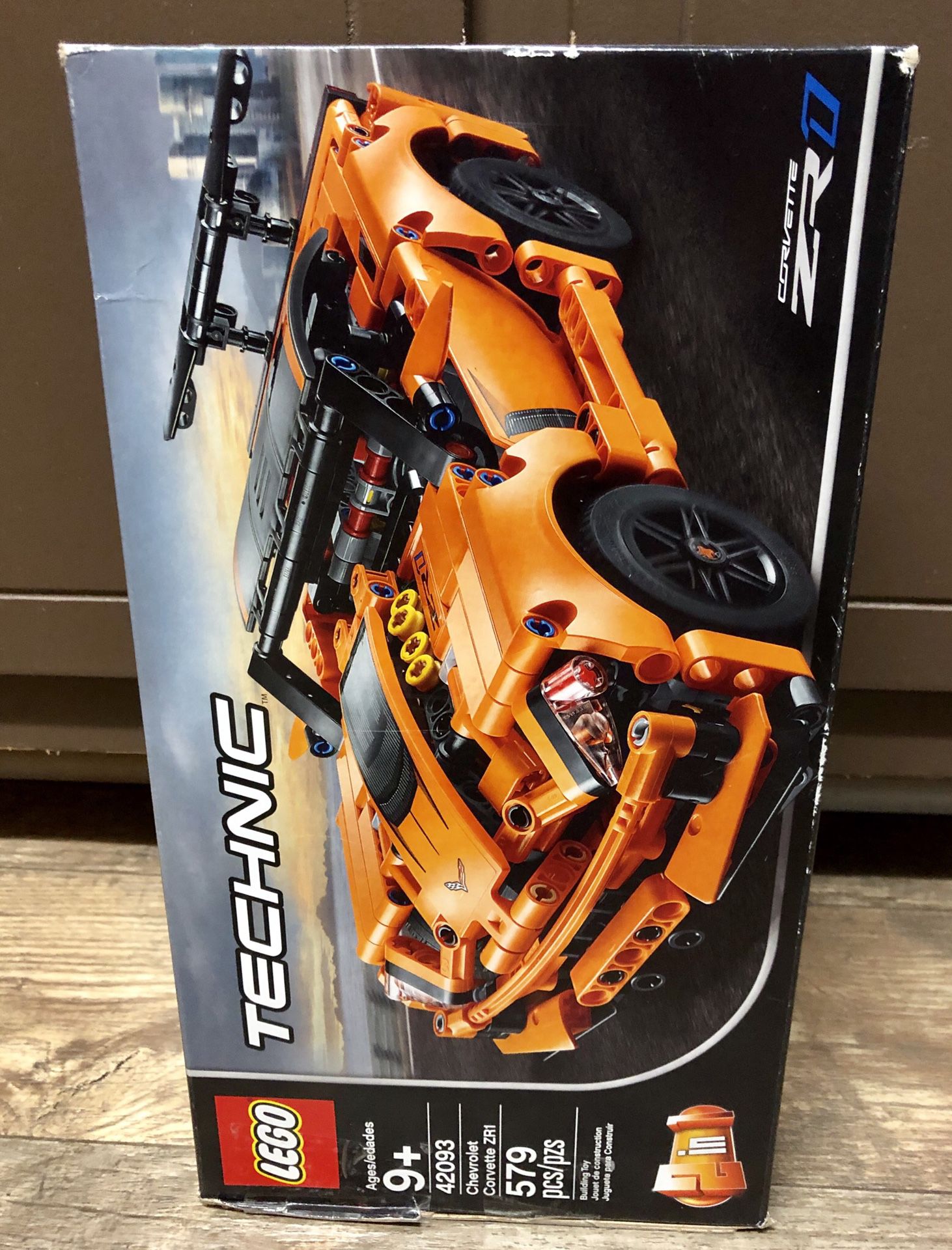 Like new LEGO Technic 579 Pcs. The price is firm