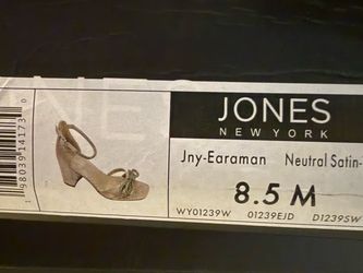 Jones New York Earaman neutral Satin Heels Size 8.5