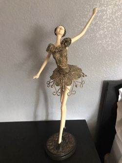 Ballerina Statue