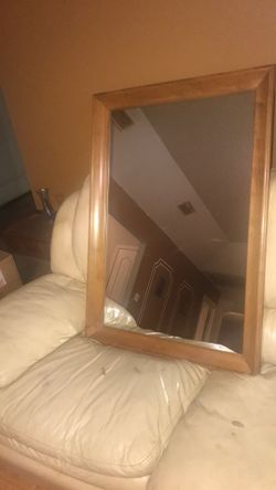 Ethan Allen Mirror 28 1/2 Inch Wide 40 1/2 Inch Tall 