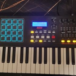 Akai MPK 261