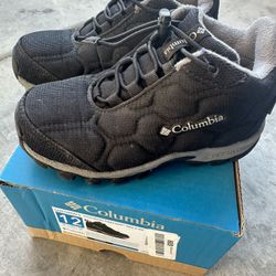 Kids Waterproof Hiking Boots/shoes 