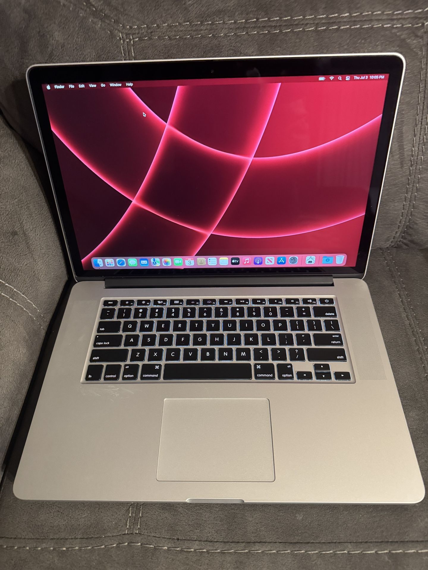 MacBook Pro Retina 15 inch Mid 2015 like New,super fast !! i7 16 GB 512 GB SSD