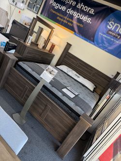 4Pc King Bedroom Set - Available In Queen Size