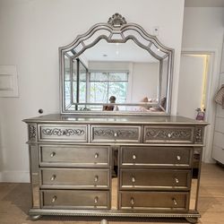 Aziya Bedroom Set (King)